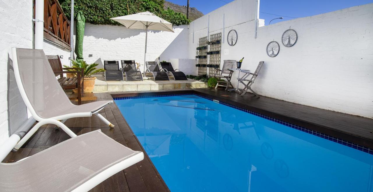 Penguins View Guesthouse Simon's Town Exterior photo