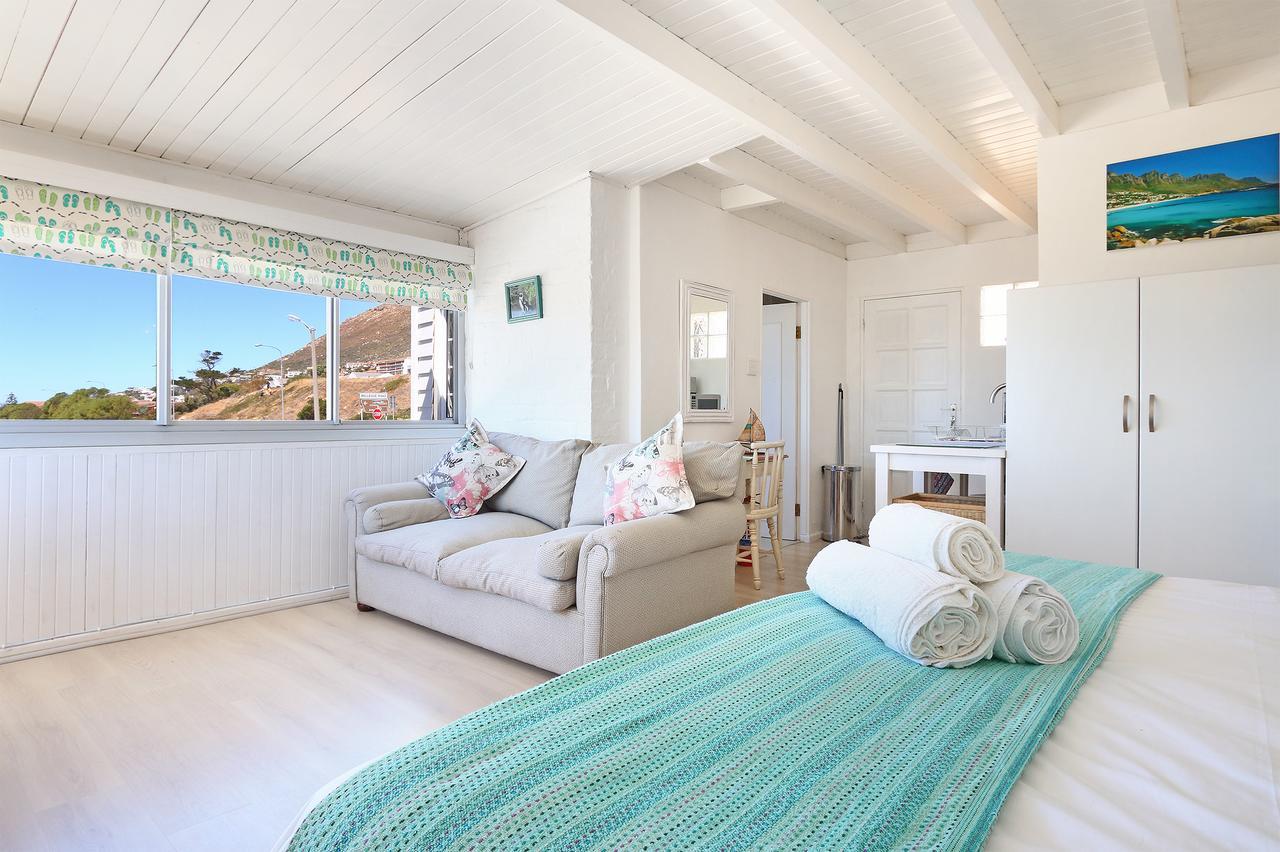 Penguins View Guesthouse Simon's Town Exterior photo